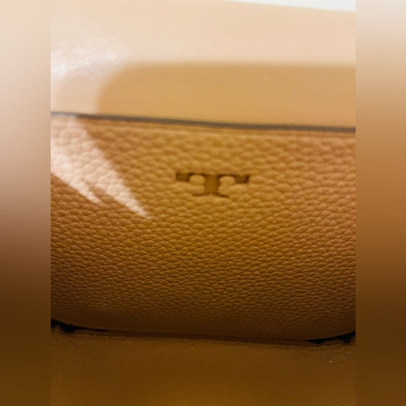 Tory Burch MCGRAW EMBOSSED CROSS-BODY - Picture 6 of 9